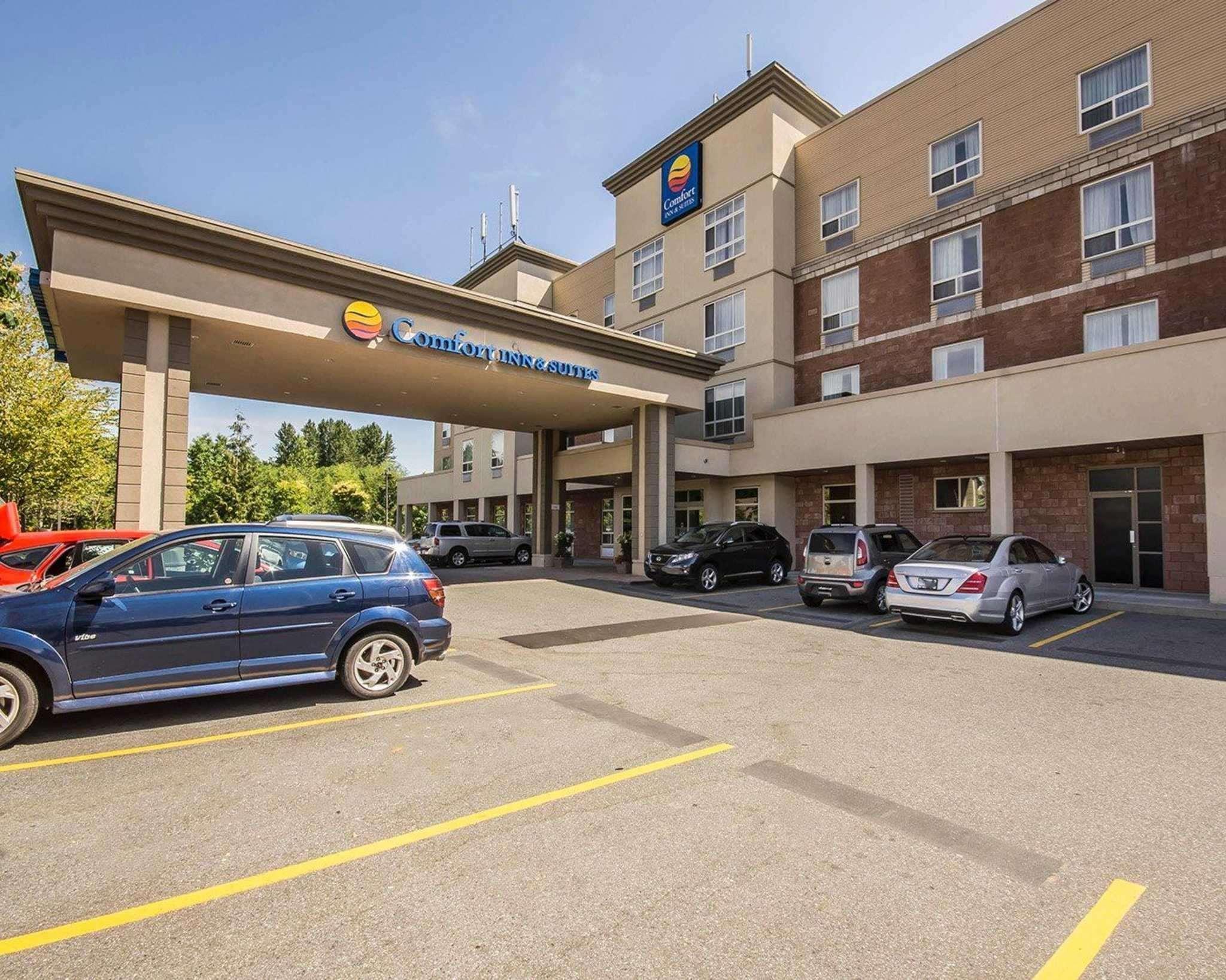 Comfort Inn & Suites Съри Екстериор снимка