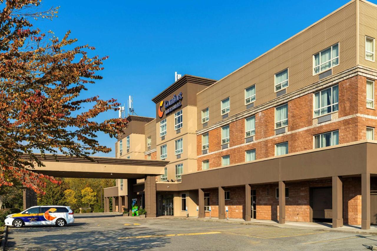 Comfort Inn & Suites Съри Екстериор снимка